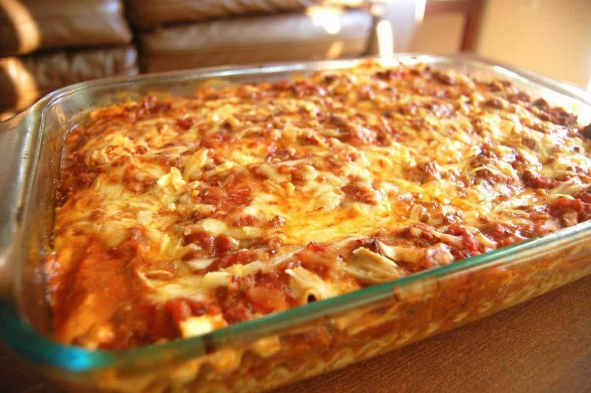  Lasagna Per Tray; Meat Vegetables Spices Pizza Cheese Materials (500 Grams Weight) 